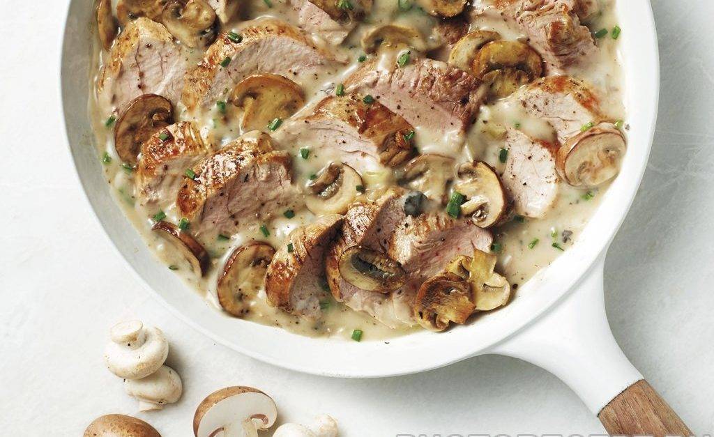 Гуляш из свинины с подливкой: самые вкусные рецепты мягкого и сочного мяса